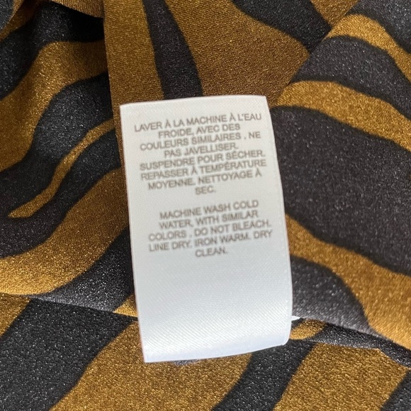 Dynamite/ Tie back/ Satin feel/ Short sleeve/ Zebra print/ Size US M - Picture 11 of 14